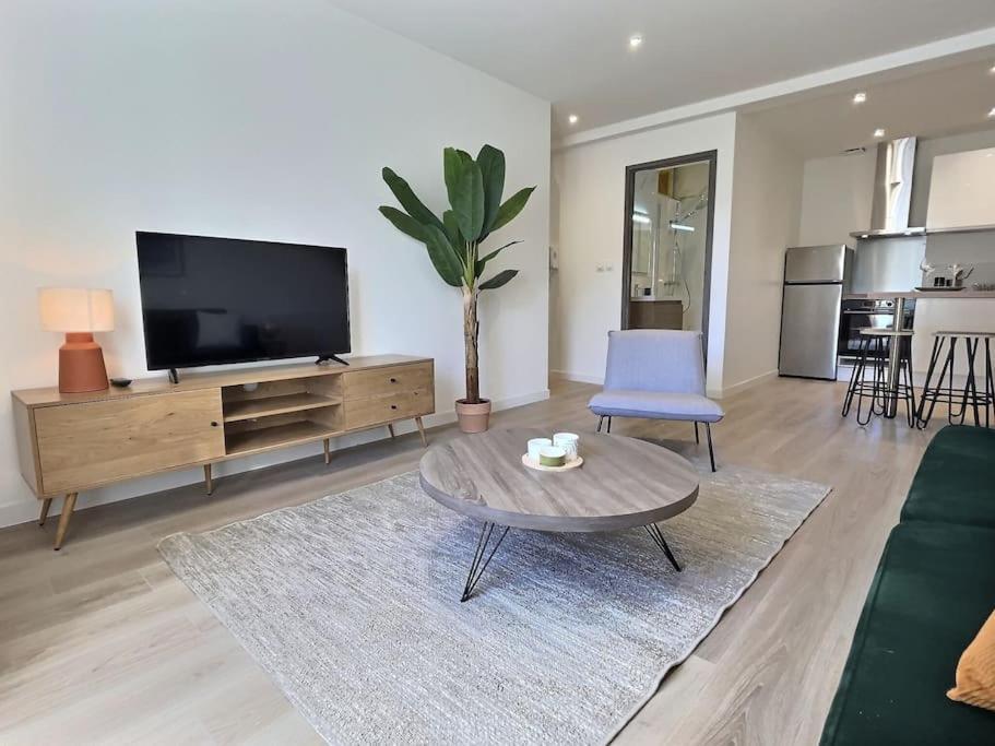 Le Victor Hugo, L'Appartement Valentinois วาลองซ์ ภายนอก รูปภาพ
